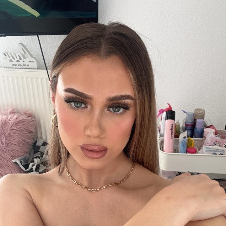 anna_albayrak