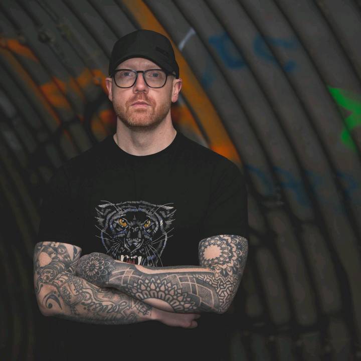 Eoghan Tomas - Dj & Producer - original sound - eoghantomas