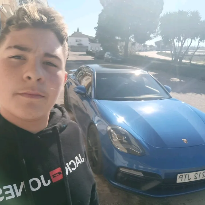 alejandrowww.com