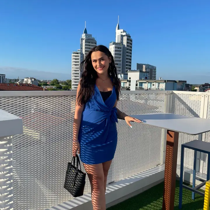 sabrinavble - Follow