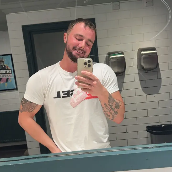 @itsonlymealex