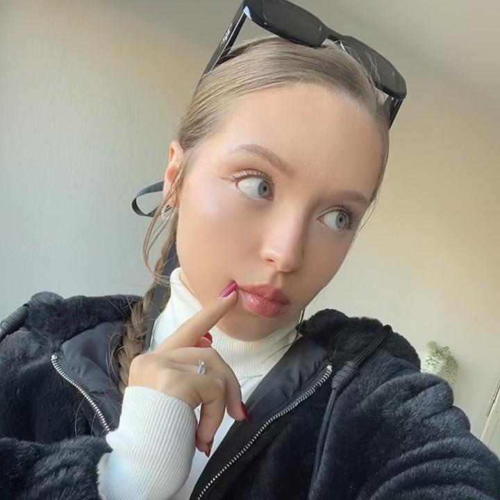 just_elisalilly