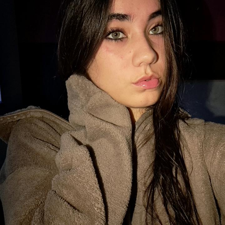 @ambergodefridis_