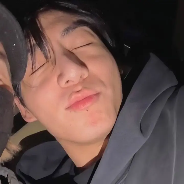 𝐒𝐚𝐛𝐫𝐢𝐧𝐚☁️ - suara asli