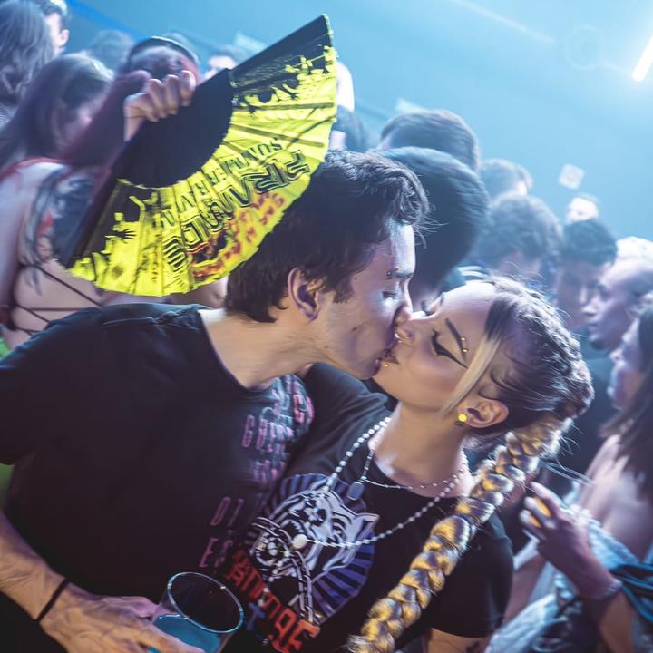 𝑯𝑪🔊🖤 - suara asli