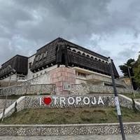 tropoja095