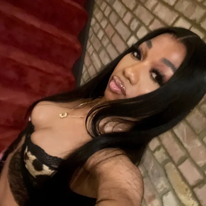 chrissy.1x