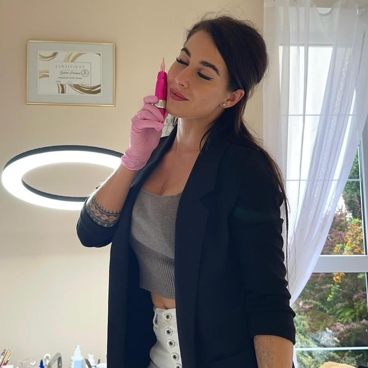Gabriela Horáková PMU ARTIST - suara asli