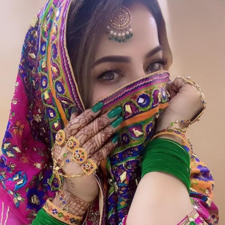 Ayesha - suara asli